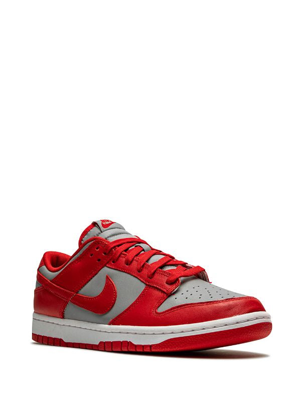 Nike
Dunk Low Retro "UNLV" sneakers