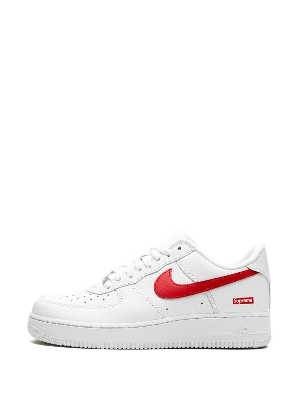 Nike
x Supreme Air Force 1 Low "Shanghai" sneakers