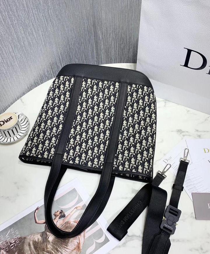 CHRISTIAN DIOR - SHOULDER BAG