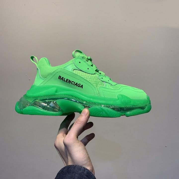 BALENCIAGA - TRIPLE S